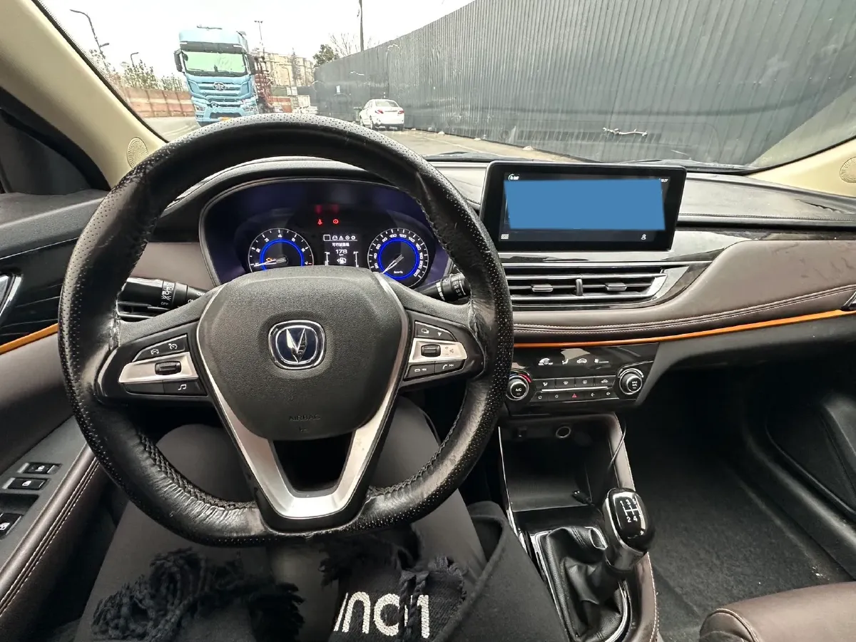 2019 ChangAn Eado DT 1.6L 125HP L4 5MT,autocango,china used car exporter,china ev exporter,chinese used car exporter,chinese used ev exporter