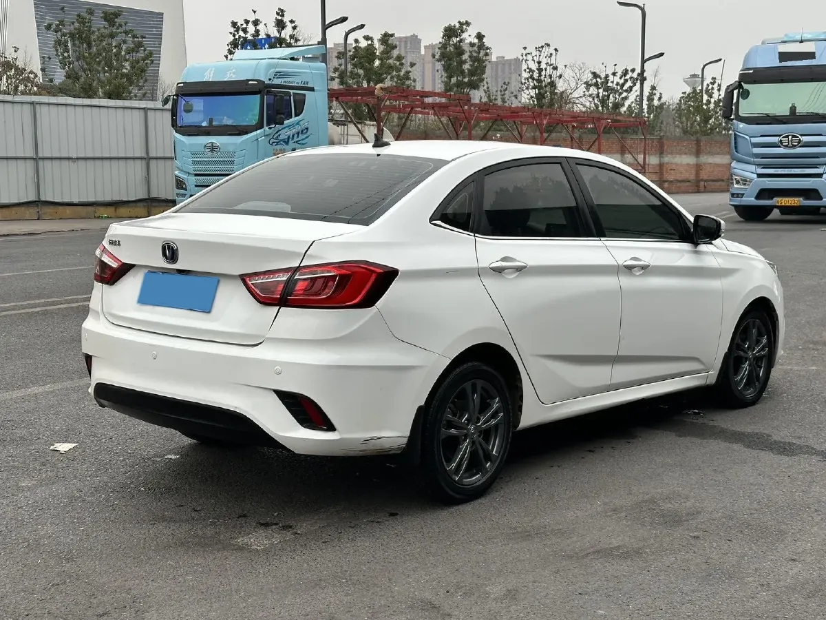 2019 ChangAn Eado DT 1.6L 125HP L4 5MT,autocango,china used car exporter,china ev exporter,chinese used car exporter,chinese used ev exporter