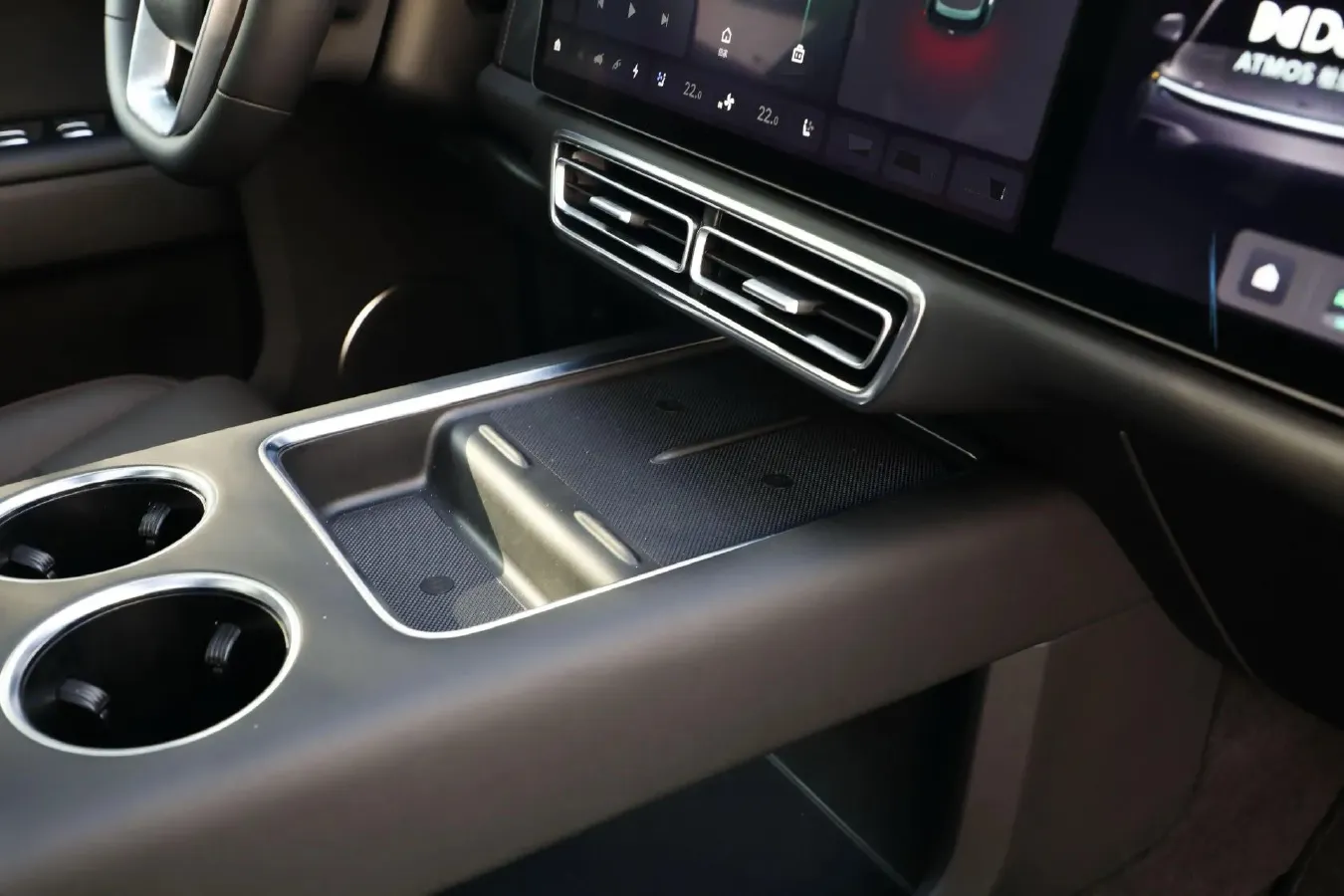 2023 Li L8 Range Extended 154HP REEV 40.9KWH,autocango,china used car exporter,china ev exporter,chinese used car exporter,chinese used ev exporter