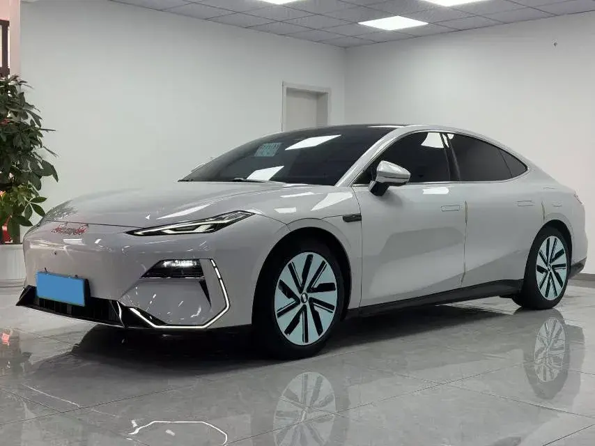 2024 Geely Galaxy E8 BEV 76KWH