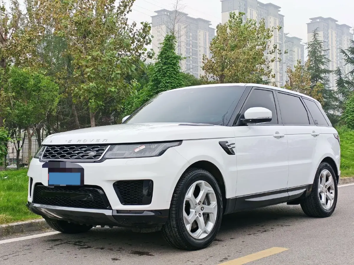 2018 Land Rover Range Rover Sport 2.0T 300HP L4 8AT PHEV 13.1KWH