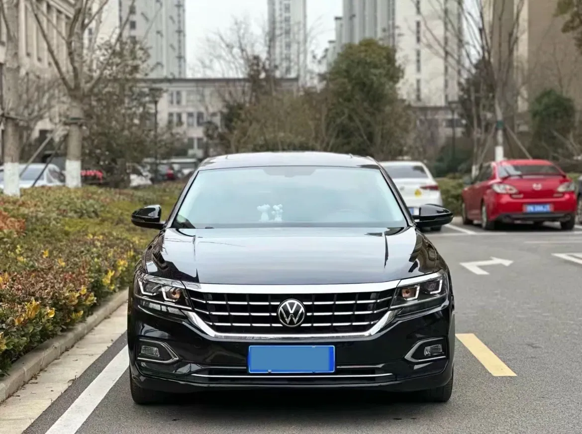 2020 Volkswagen Passat 2.0T 186HP L4 7DCT,autocango,china used car exporter,china ev exporter,chinese used car exporter,chinese used ev exporter