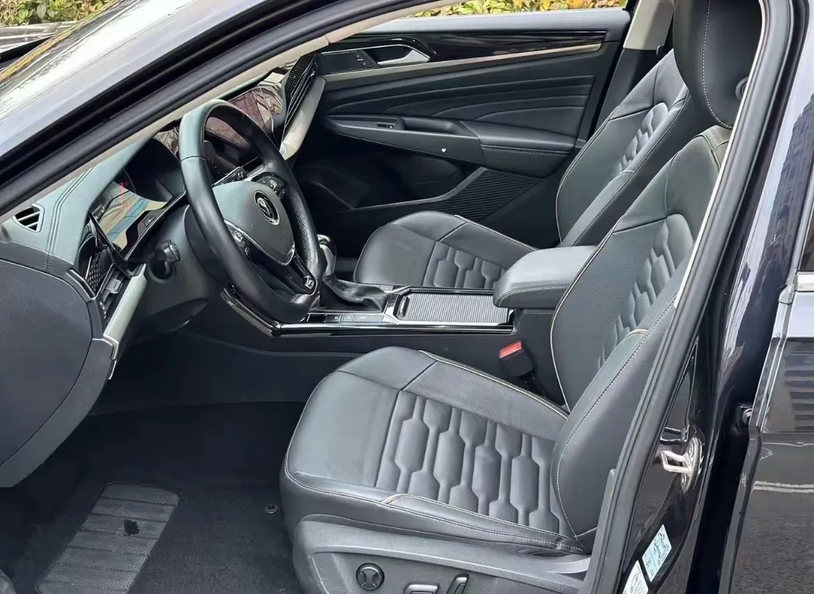 2020 Volkswagen Passat 2.0T 186HP L4 7DCT,autocango,china used car exporter,china ev exporter,chinese used car exporter,chinese used ev exporter