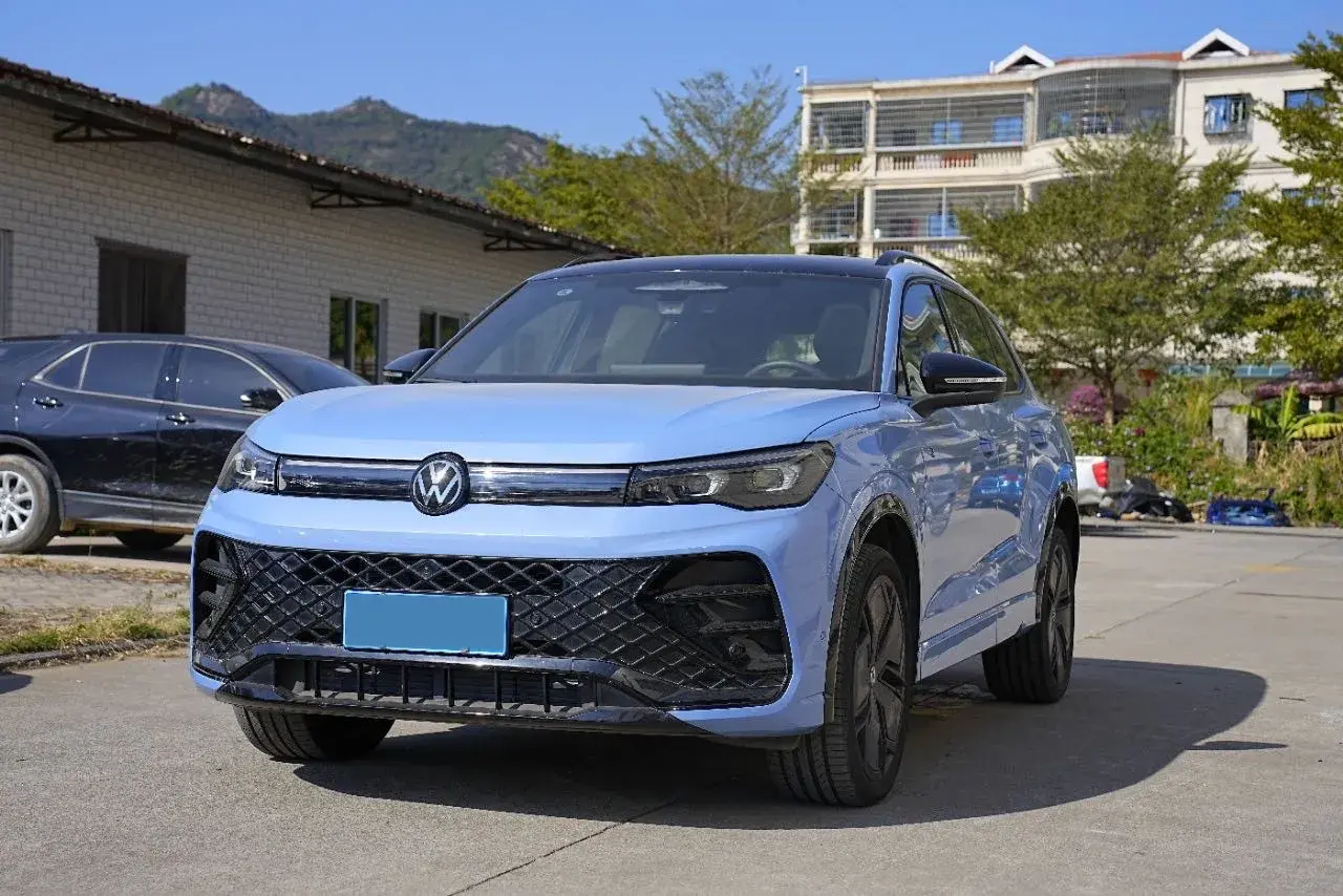 2024 Volkswagen Tiguan L 2.0T 220HP L4 7DCT