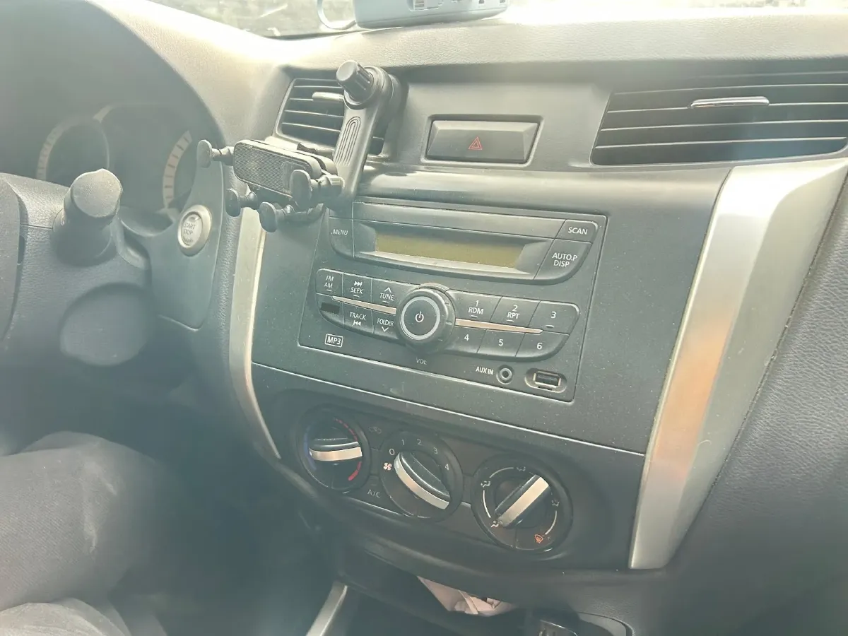 2021 Nissan Navara 2.5L 193HP L4 6MT,autocango,china used car exporter,china ev exporter,chinese used car exporter,chinese used ev exporter