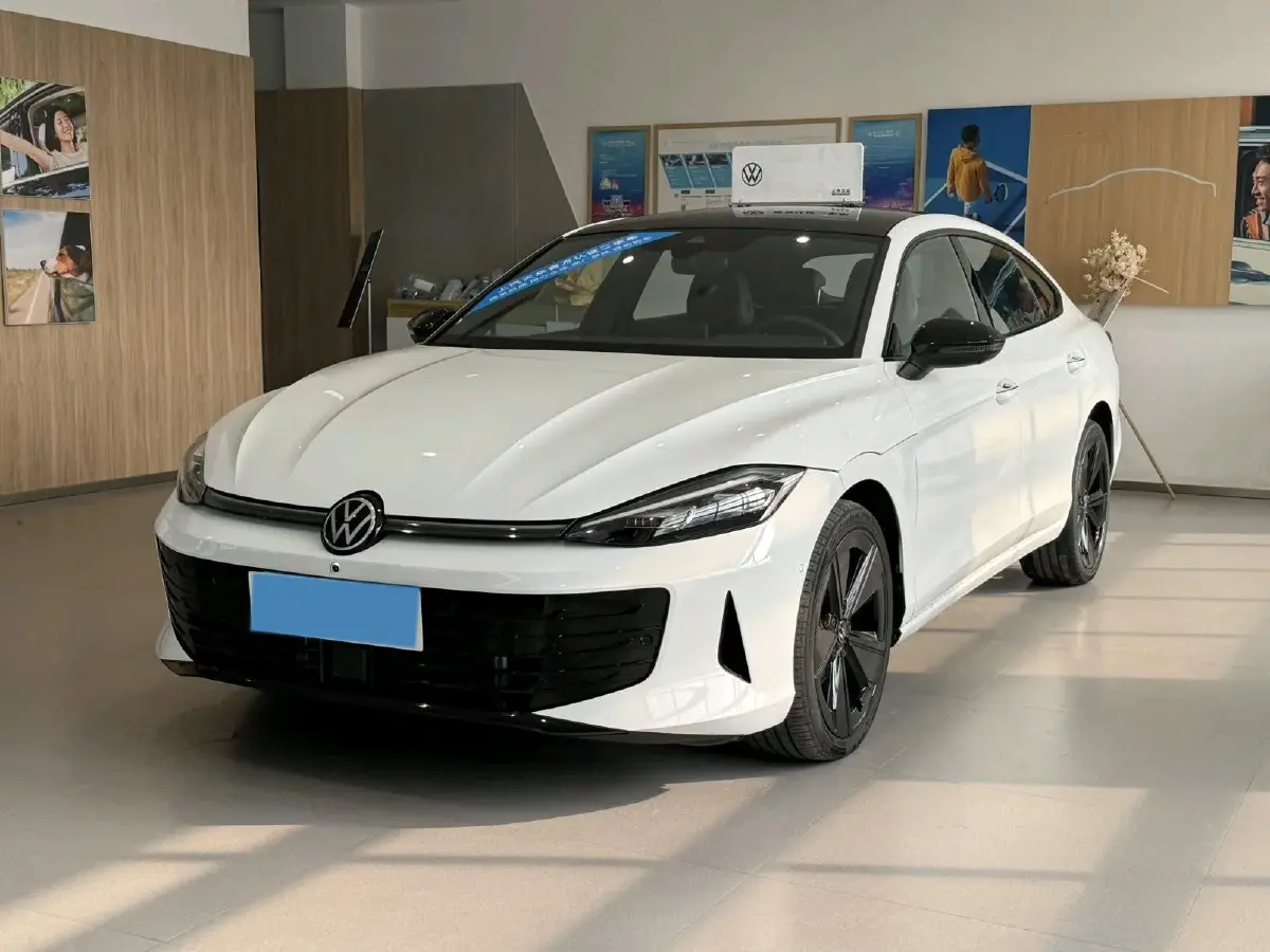 2026 Volkswagen Lamando 2.0T 220HP L4 7DCT