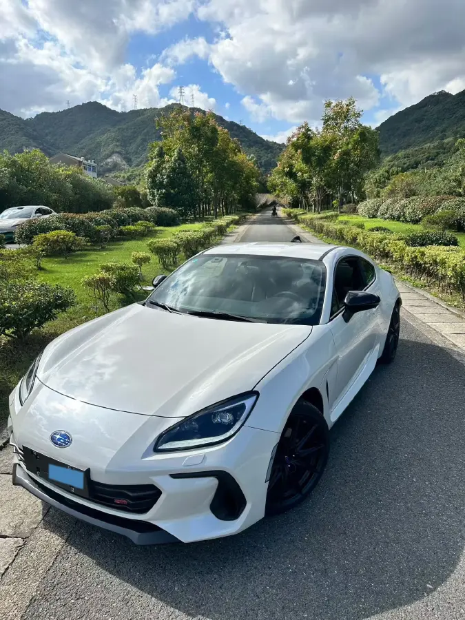 2025 Subaru BRZ 2.4L 234HP H4 6MT