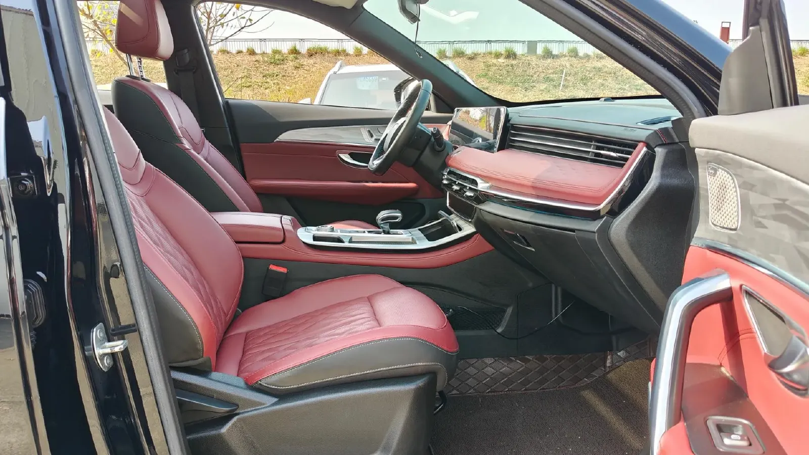 2023 ChangAn Oshan X7 Plus 1.5T 188HP L4 7DCT,autocango,china used car exporter,china ev exporter,chinese used car exporter,chinese used ev exporter