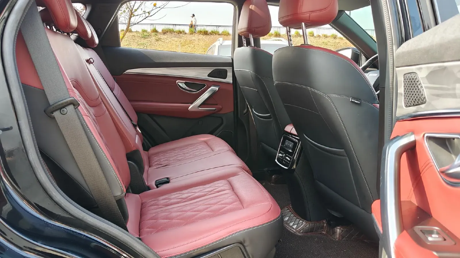 2023 ChangAn Oshan X7 Plus 1.5T 188HP L4 7DCT,autocango,china used car exporter,china ev exporter,chinese used car exporter,chinese used ev exporter