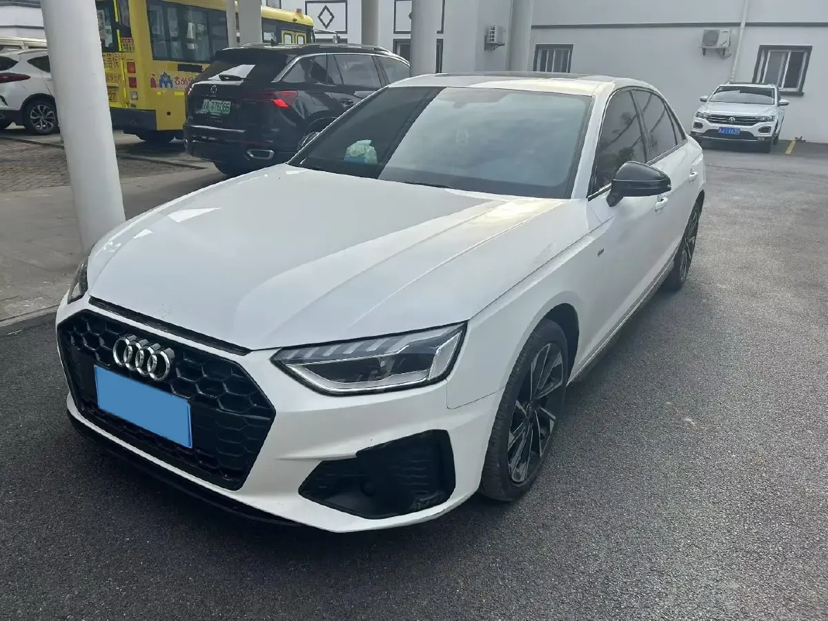 2023 Audi A4L 2.0T 190HP L4 7DCT
