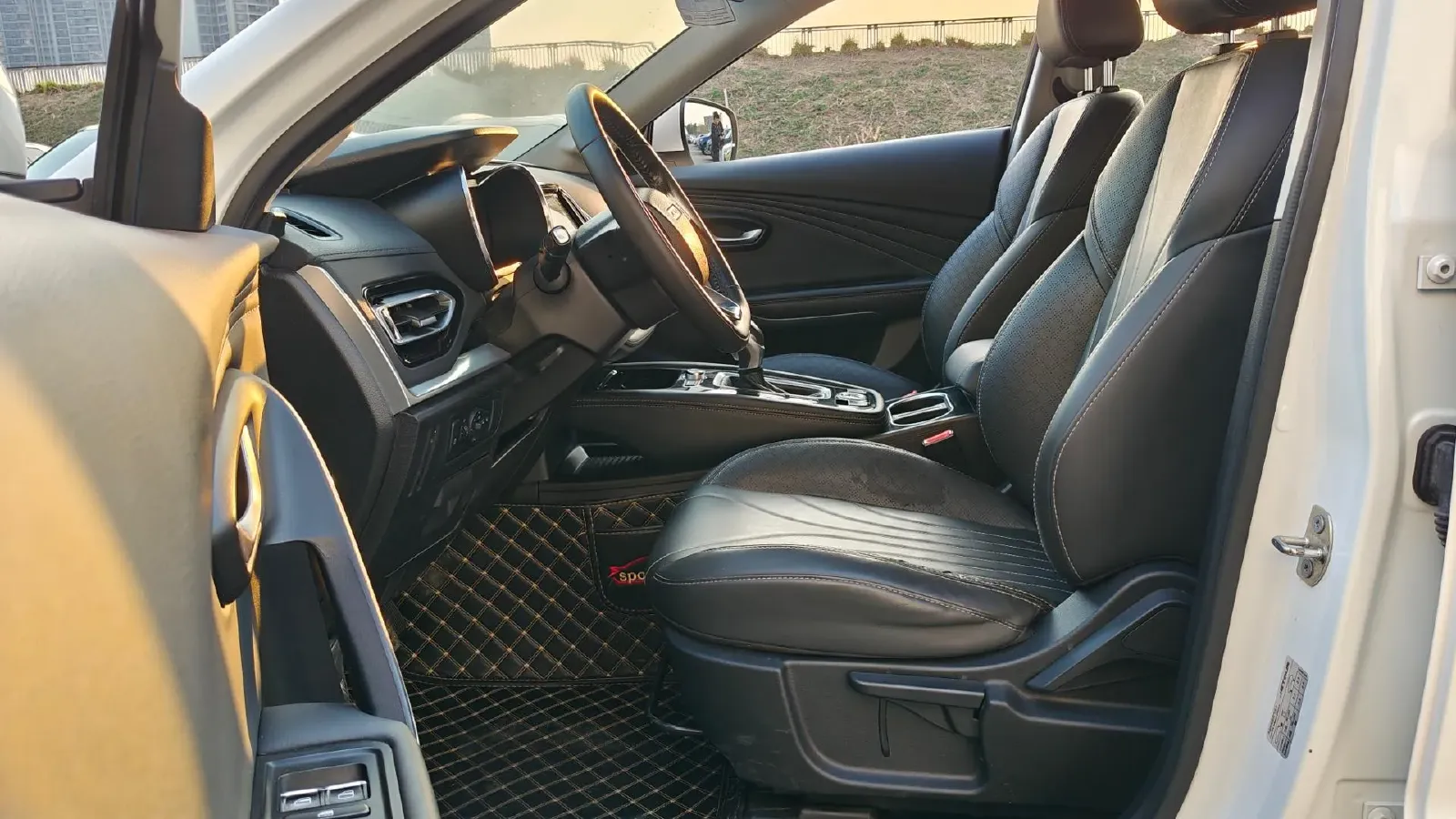 2018 SWM X7 1.5T 156HP L4 6AT,autocango,china used car exporter,china ev exporter,chinese used car exporter,chinese used ev exporter