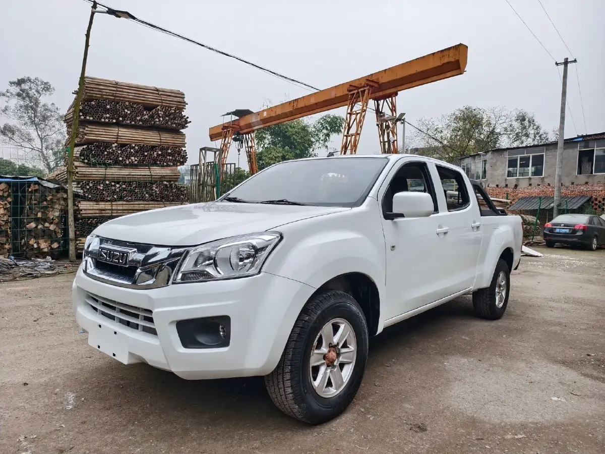 2018 Isuzu RE-MAX Jim 2.8T 116HP L4 5MT