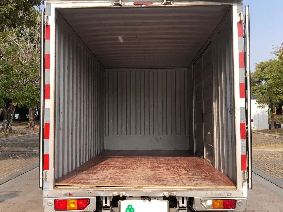 2023 WuLing Loong Truck 2.0L 136HP L4 5MT,autocango,china used car exporter,china ev exporter,chinese used car exporter,chinese used ev exporter