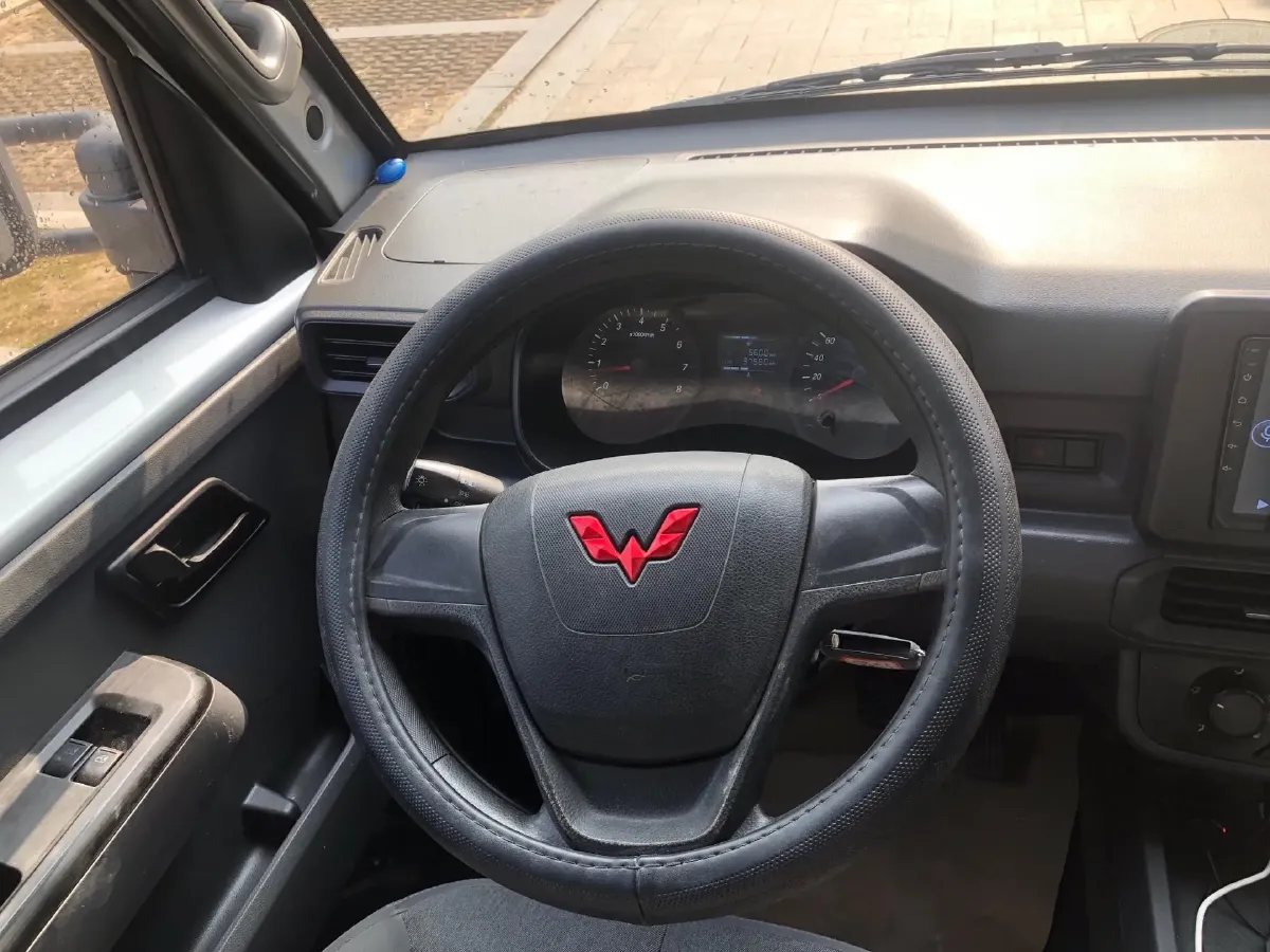 2023 WuLing Loong Truck 2.0L 136HP L4 5MT,autocango,china used car exporter,china ev exporter,chinese used car exporter,chinese used ev exporter