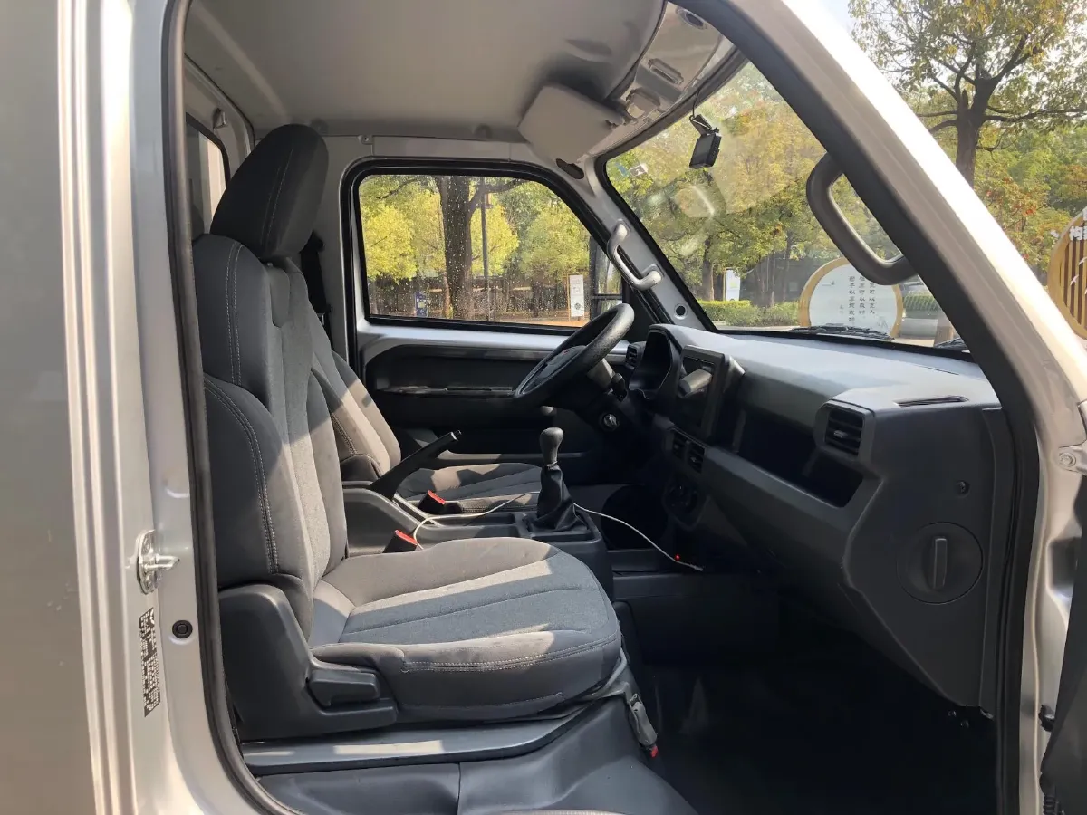 2023 WuLing Loong Truck 2.0L 136HP L4 5MT,autocango,china used car exporter,china ev exporter,chinese used car exporter,chinese used ev exporter