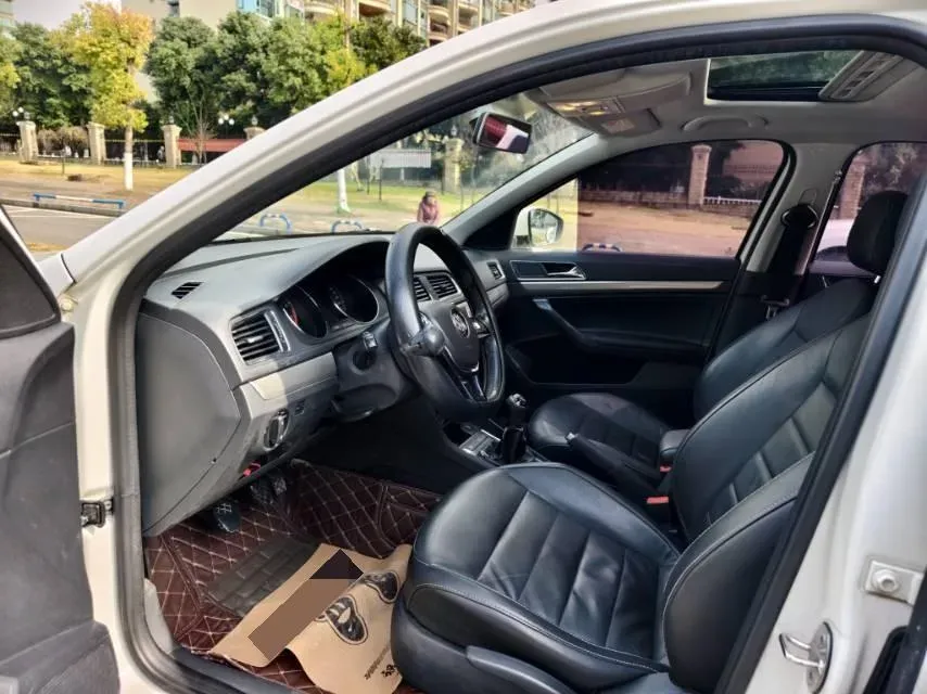 2017 Zotye Damy X7 1.8T 177HP L4 5MT,autocango,china used car exporter,china ev exporter,chinese used car exporter,chinese used ev exporter