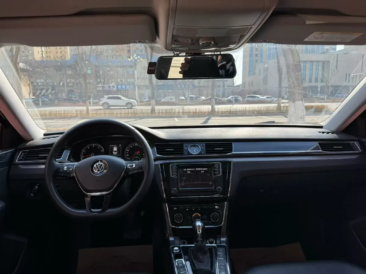 2017 Volkswagen Passat 1.8T 180HP L4 7DCT,autocango,china used car exporter,china ev exporter,chinese used car exporter,chinese used ev exporter