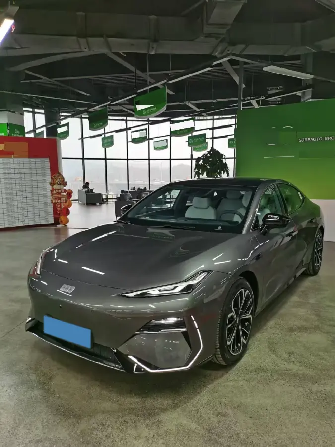 2025 Geely Galaxy E8 BEV