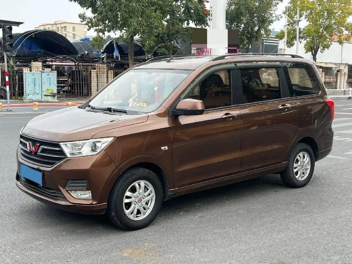 2021 WuLing RongGuang New Truck 1.5L 99HP L4 5MT