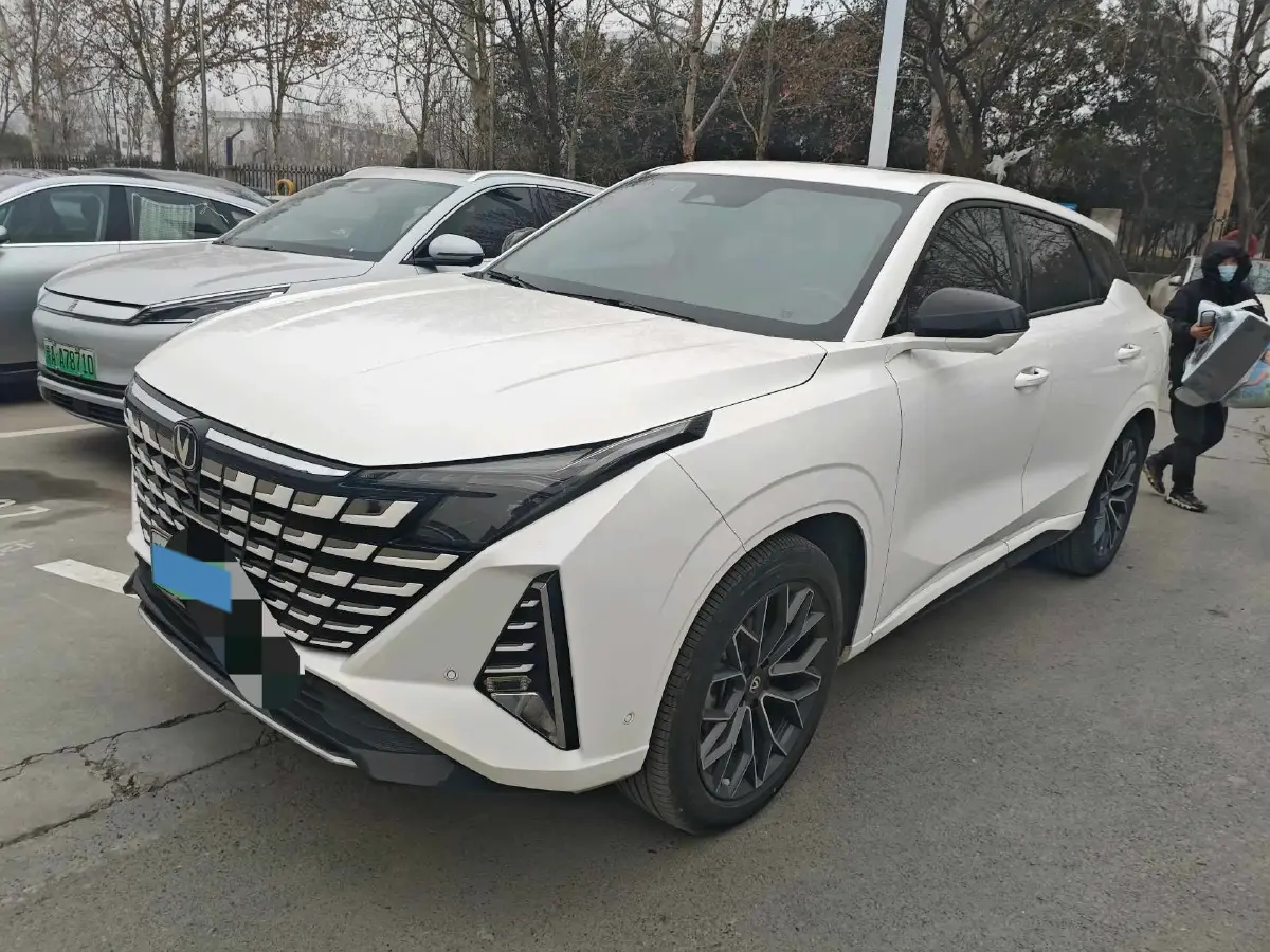 2024 ChangAn UNI-Z 1.5L 98HP L4 E-CVT PHEV 18.4KWH