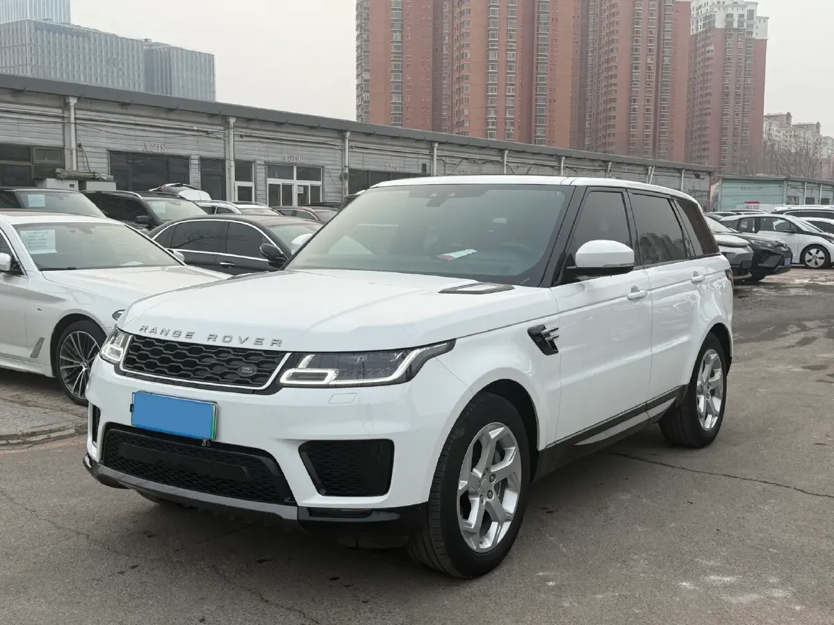 2018 Land Rover Range Rover Sport 2.0T 300HP L4 8AT PHEV 13.1KWH
