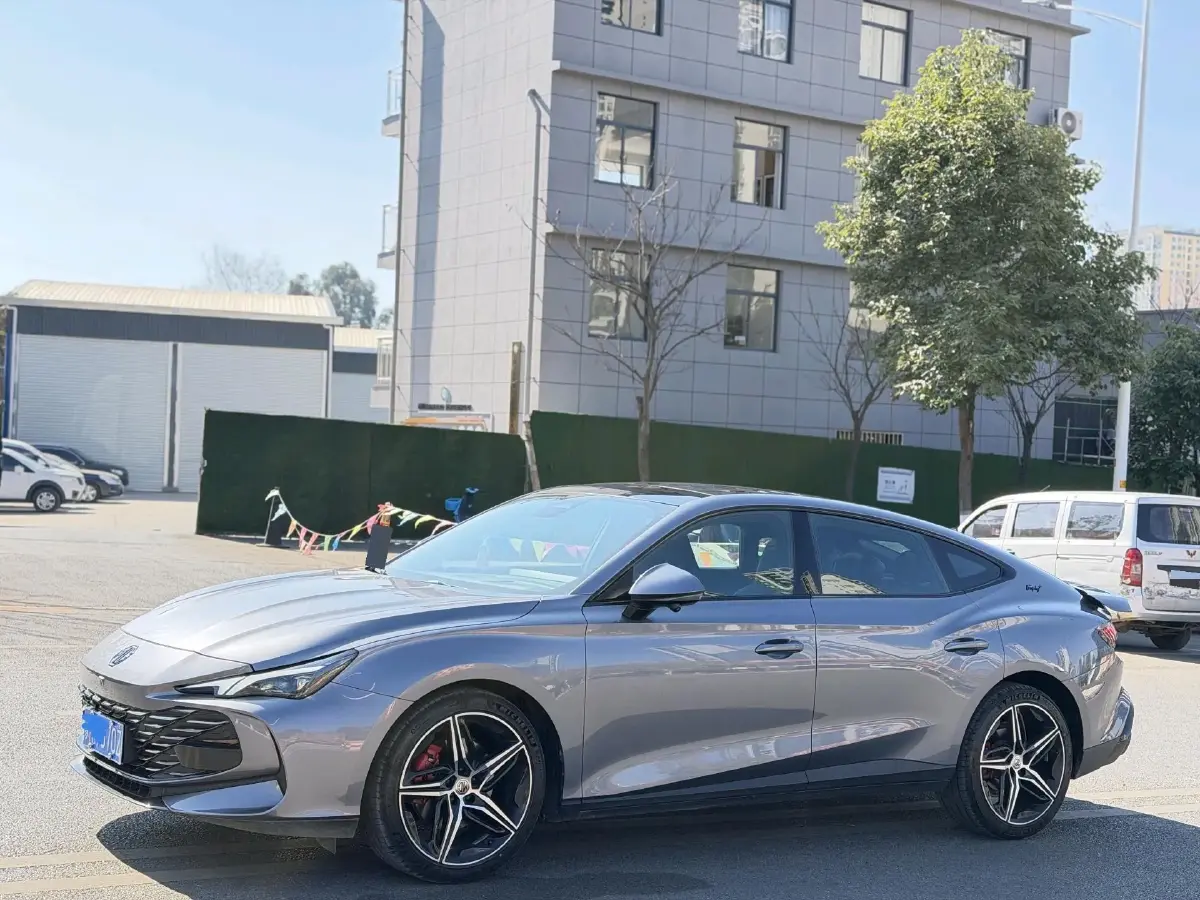 2023 MG 7 2.0T 261HP L4 9AT