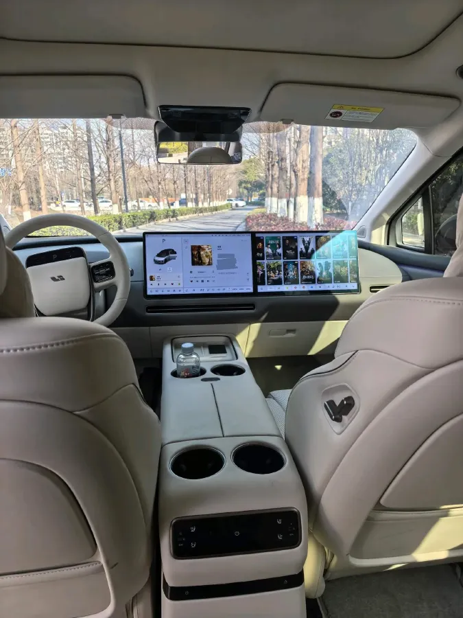 2025 Li i8 BEV,autocango,china used car exporter,china ev exporter,chinese used car exporter,chinese used ev exporter