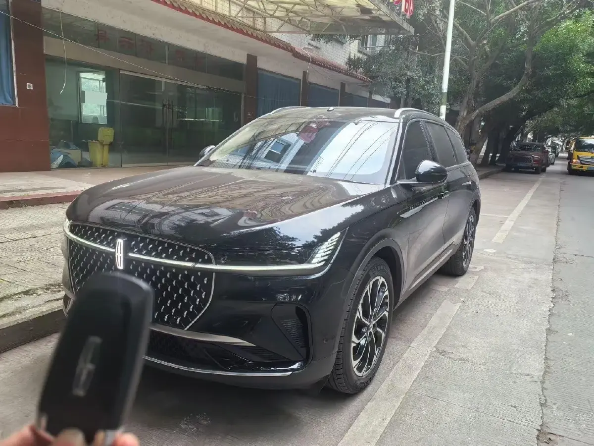 2023 Lincoln Nautilus 2.0T 261HP L4 8AT