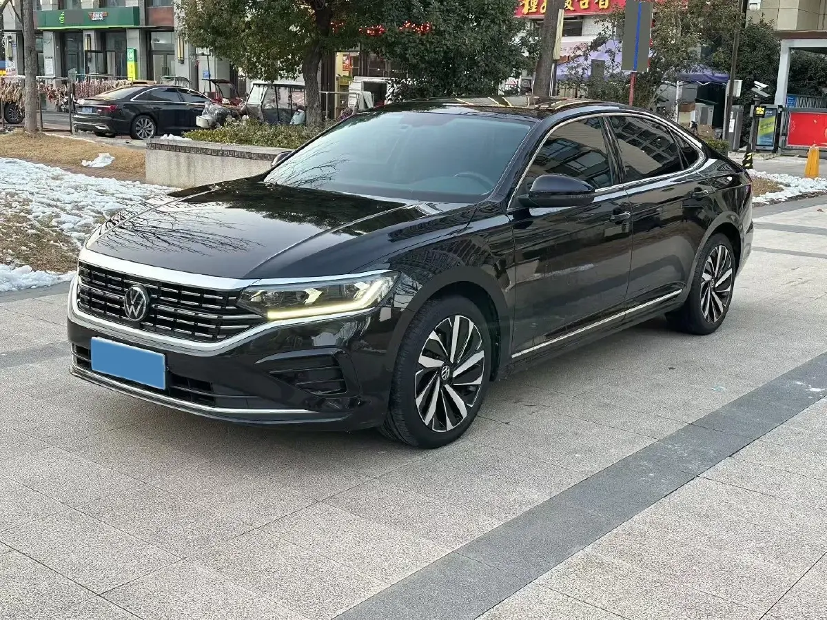 2023 Volkswagen Passat 2.0T 186HP L4 7DCT