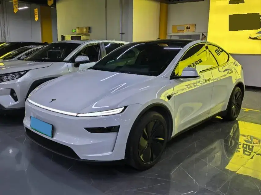 2025 Tesla Model Y BEV 78.4KWH