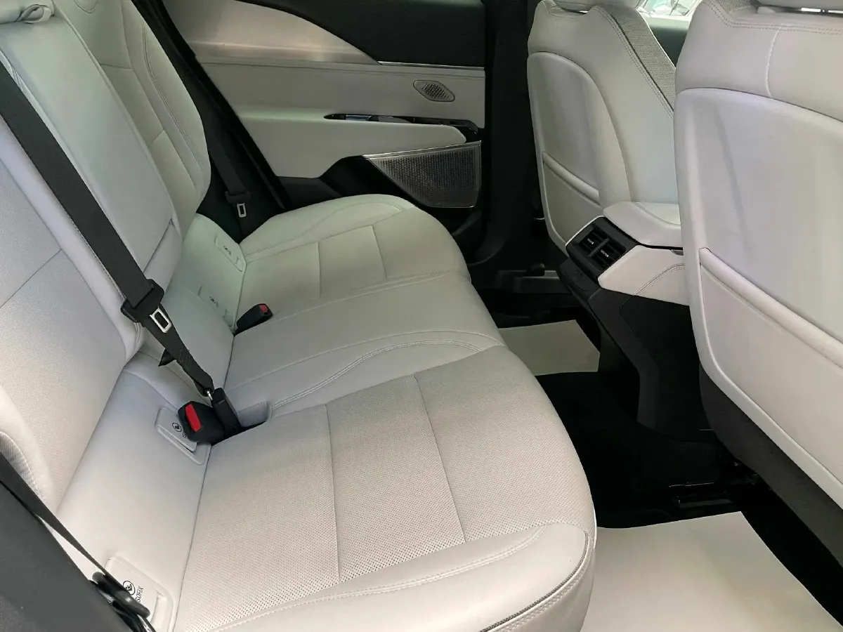 2023 Cadillac GT4 1.5T 211HP L4 9AT,autocango,china used car exporter,china ev exporter,chinese used car exporter,chinese used ev exporter