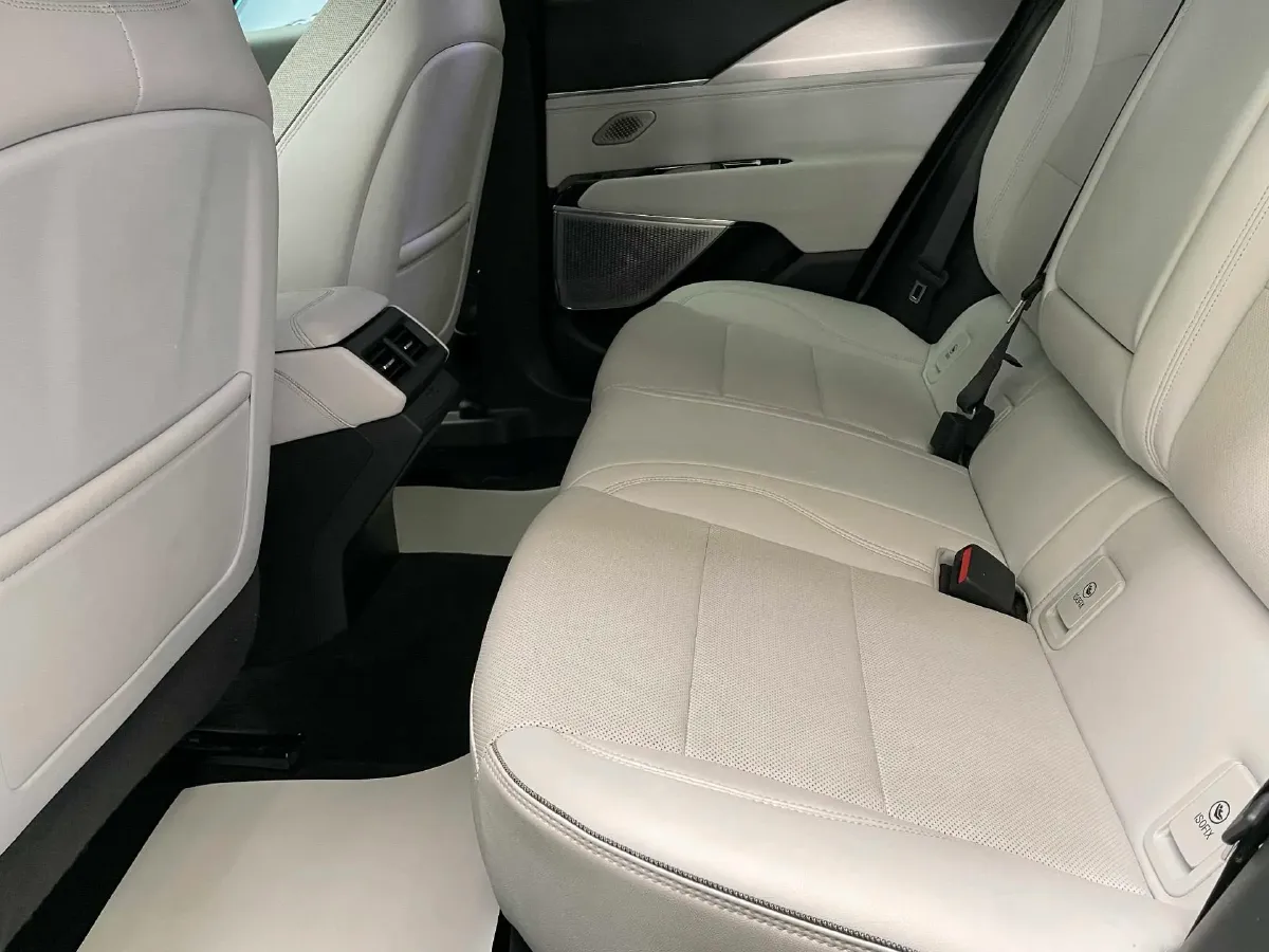 2023 Cadillac GT4 1.5T 211HP L4 9AT,autocango,china used car exporter,china ev exporter,chinese used car exporter,chinese used ev exporter