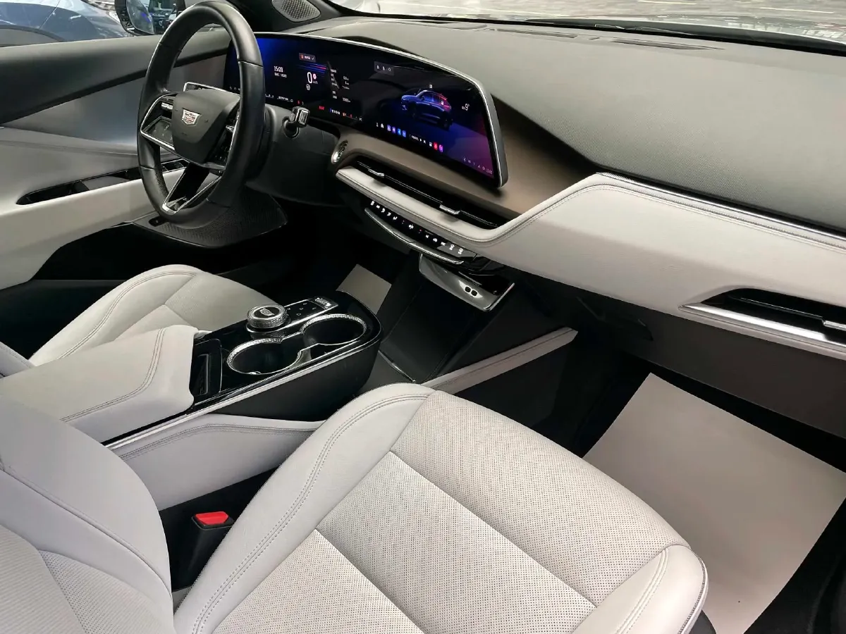 2023 Cadillac GT4 1.5T 211HP L4 9AT,autocango,china used car exporter,china ev exporter,chinese used car exporter,chinese used ev exporter