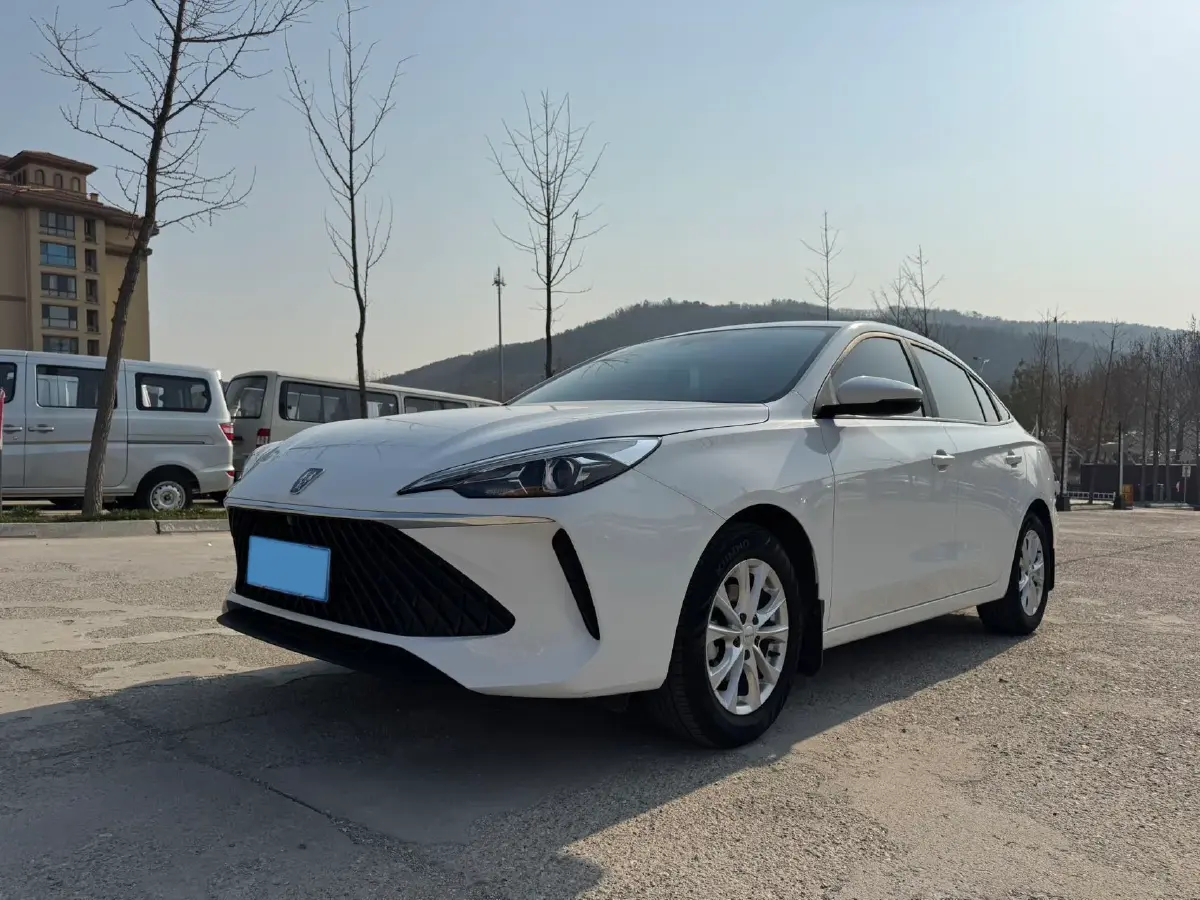 2023 Roewe i5 1.5L 129HP L4 5MT