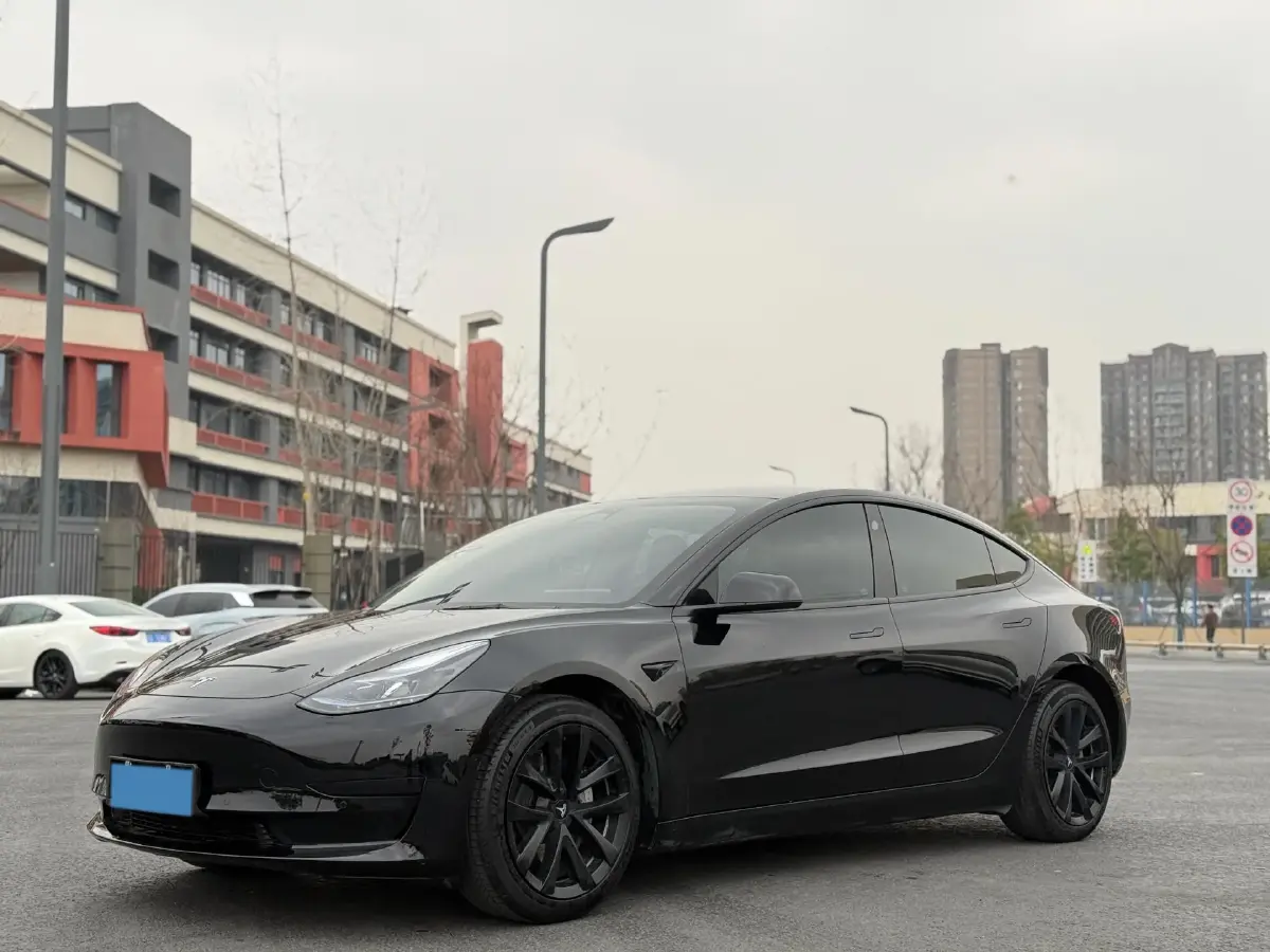 2022 Tesla Model 3 BEV 60KWH