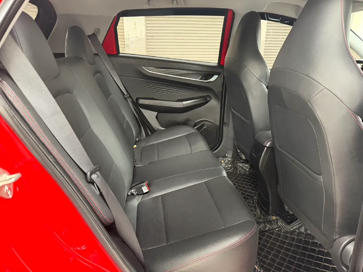 2022 Livan X3 PRO 1.5L 113HP L4 5MT,autocango,china used car exporter,china ev exporter,chinese used car exporter,chinese used ev exporter