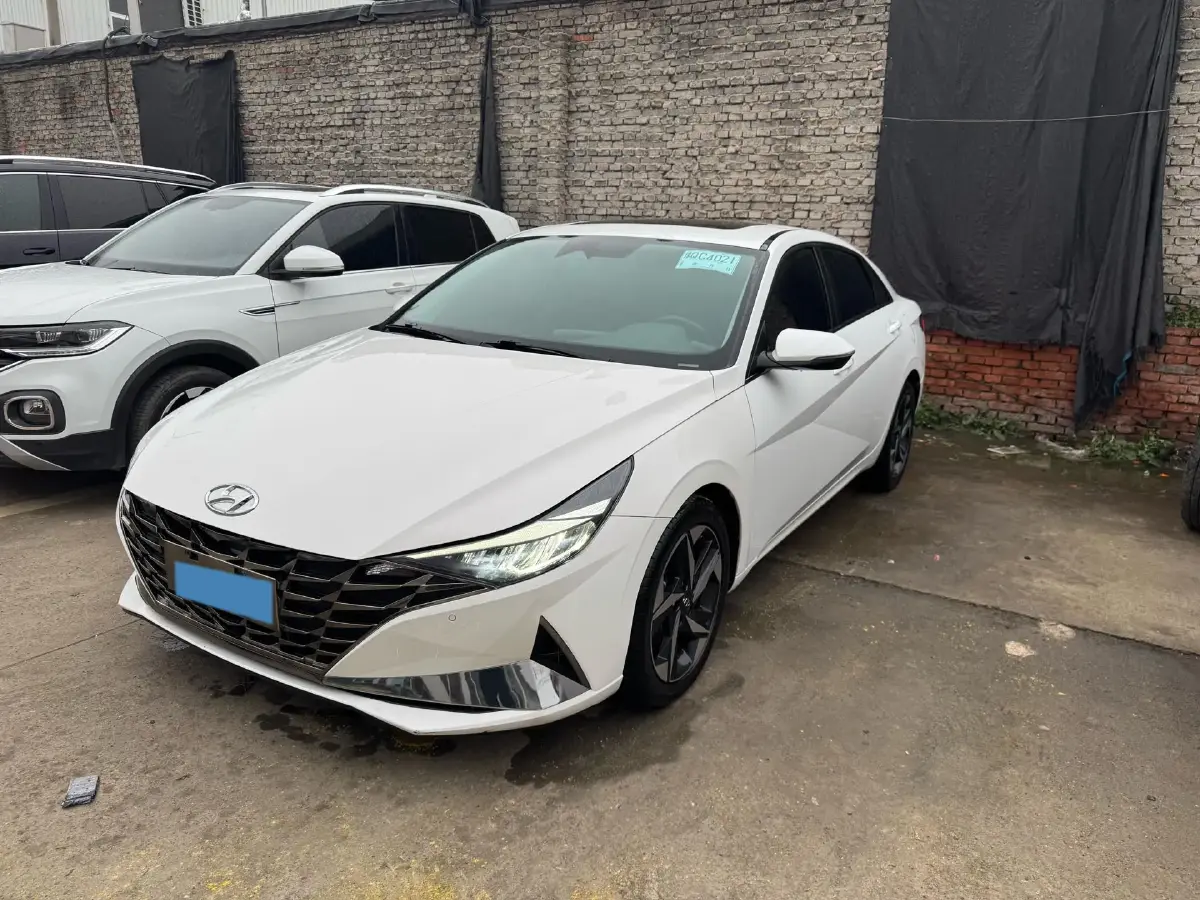 2022 Hyundai Elantra 1.5L 115HP L4 CVT