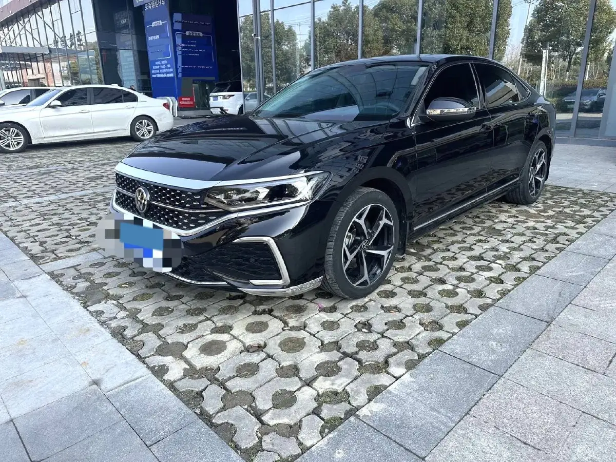 2023 Volkswagen Passat 2.0T 186HP L4 7DCT