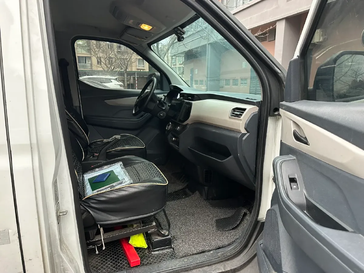 2023 MAXUS EV30 BEV 41.86KWH,autocango,china used car exporter,china ev exporter,chinese used car exporter,chinese used ev exporter