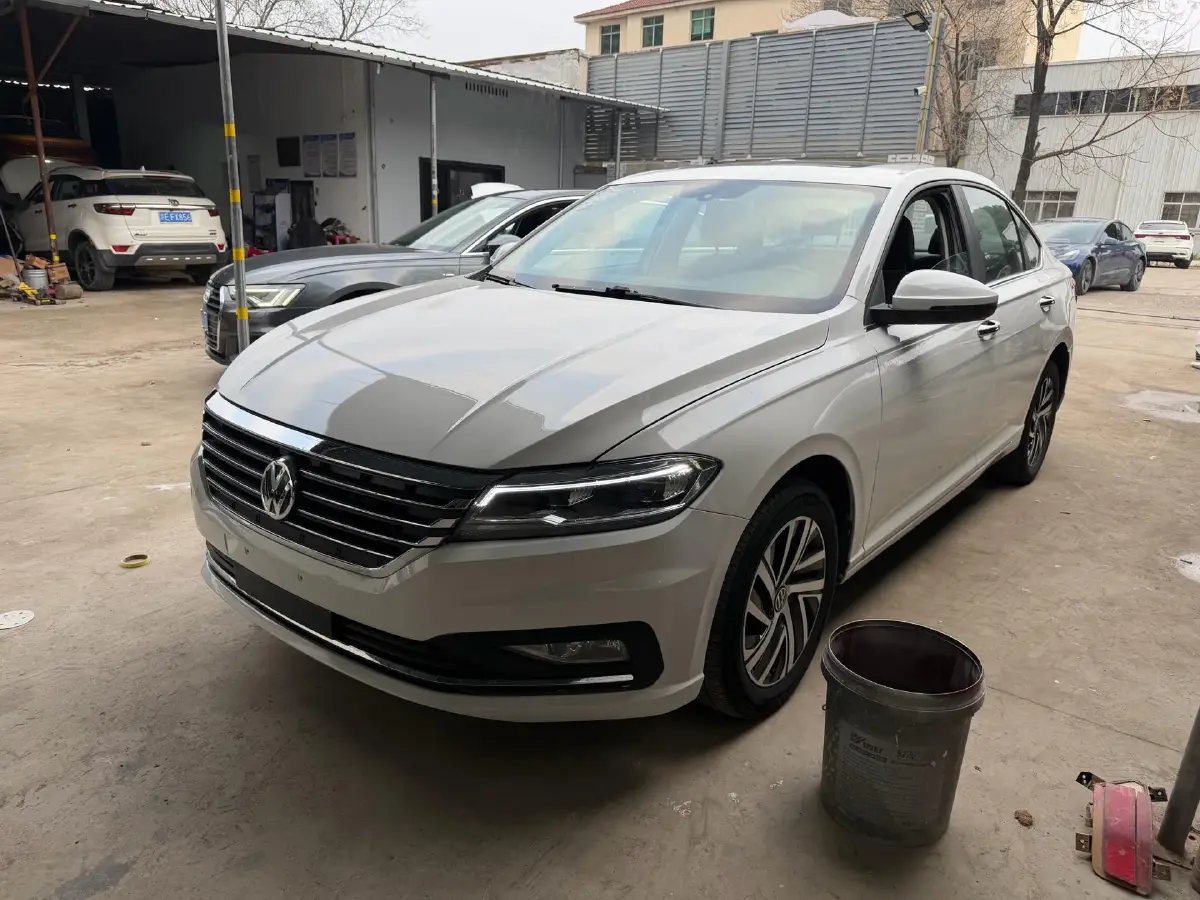 2022 Volkswagen T-Roc 1.4T 150HP L4 7DCT