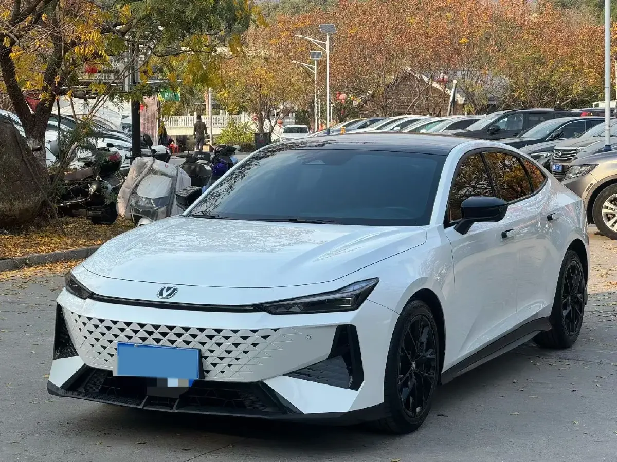 2024 ChangAn UNI-V 1.5T 188HP L4 7DCT