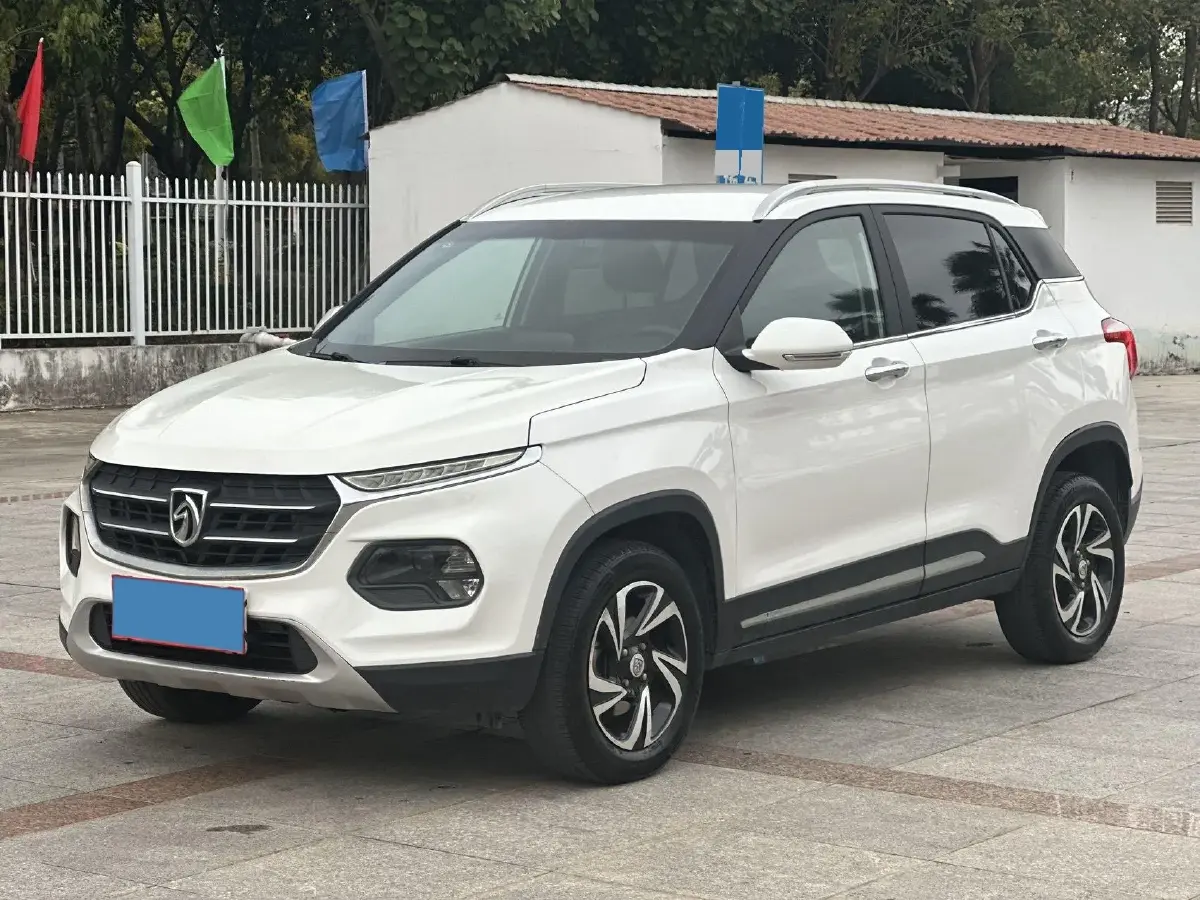 2017 BaoJun 310W 1.5L 105HP L4 6MT