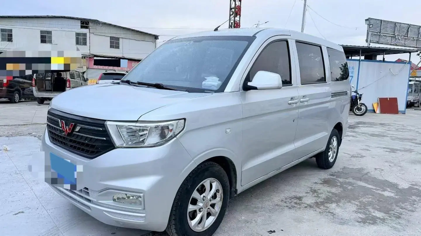 2019 WuLing HongGuang V 1.5L 99HP L4 6MT