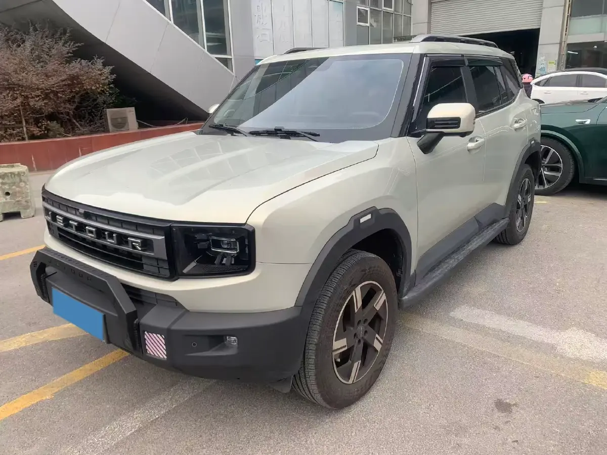 2025 Jetour Traveller 1.5T 184HP L4 7DCT