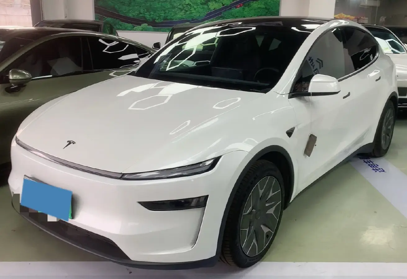 2025 Tesla Model Y BEV 78.4KWH