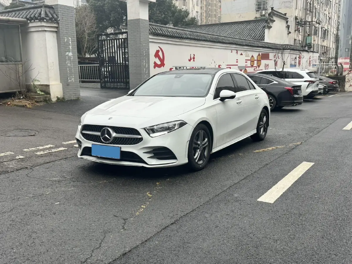 2020 Mercedes-Benz A Class 1.3T 136HP L4 7DCT