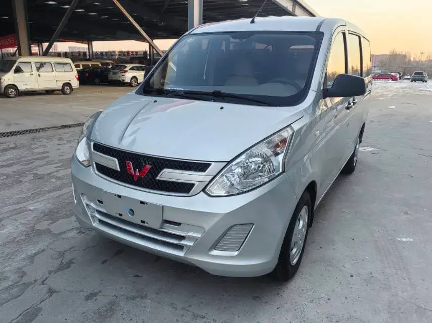 2018 WuLing RongGuang V 1.5L 112HP L4 5MT