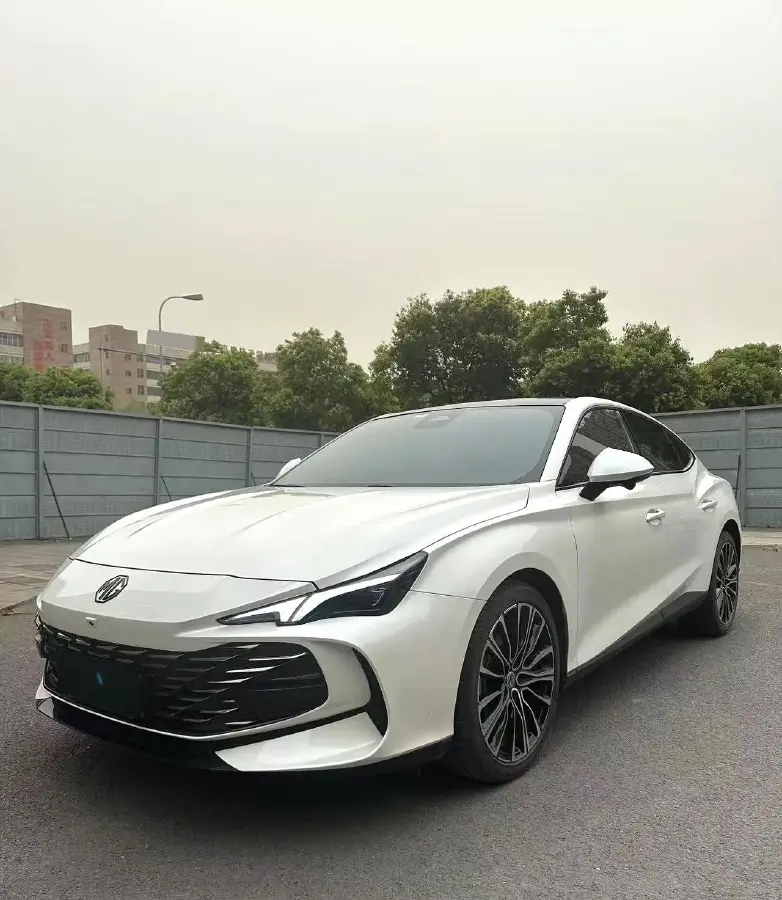 2023 MG 7 2.0T 261HP L4 9AT