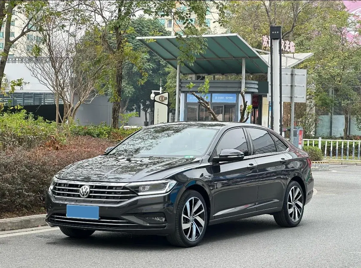 2022 Volkswagen Sagitar 1.4T 150HP L4 7DCT