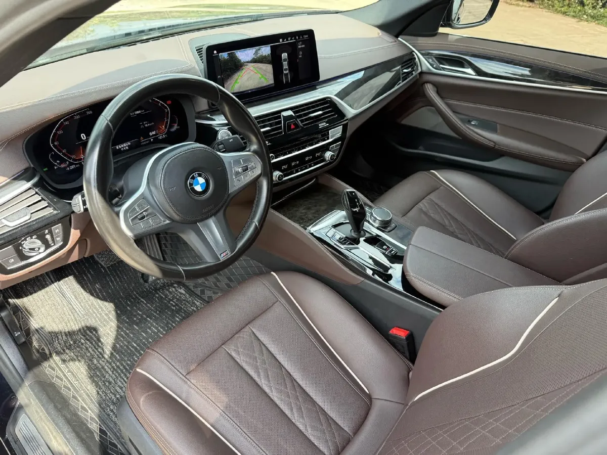 2022 BMW 5 Series 2.0T 184HP L4 8AT,autocango,china used car exporter,china ev exporter,chinese used car exporter,chinese used ev exporter